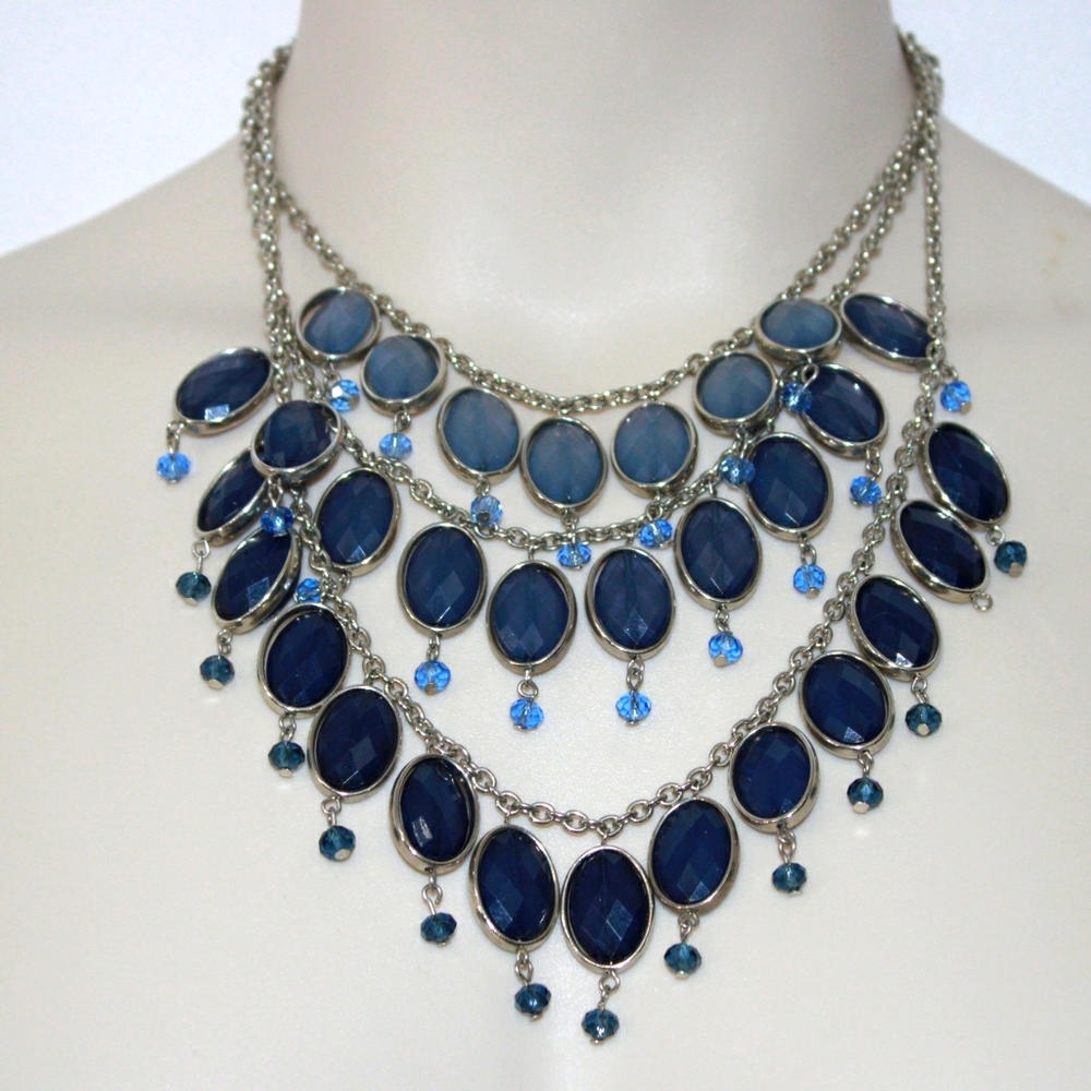 3 layered necklace w/earrings NWOT